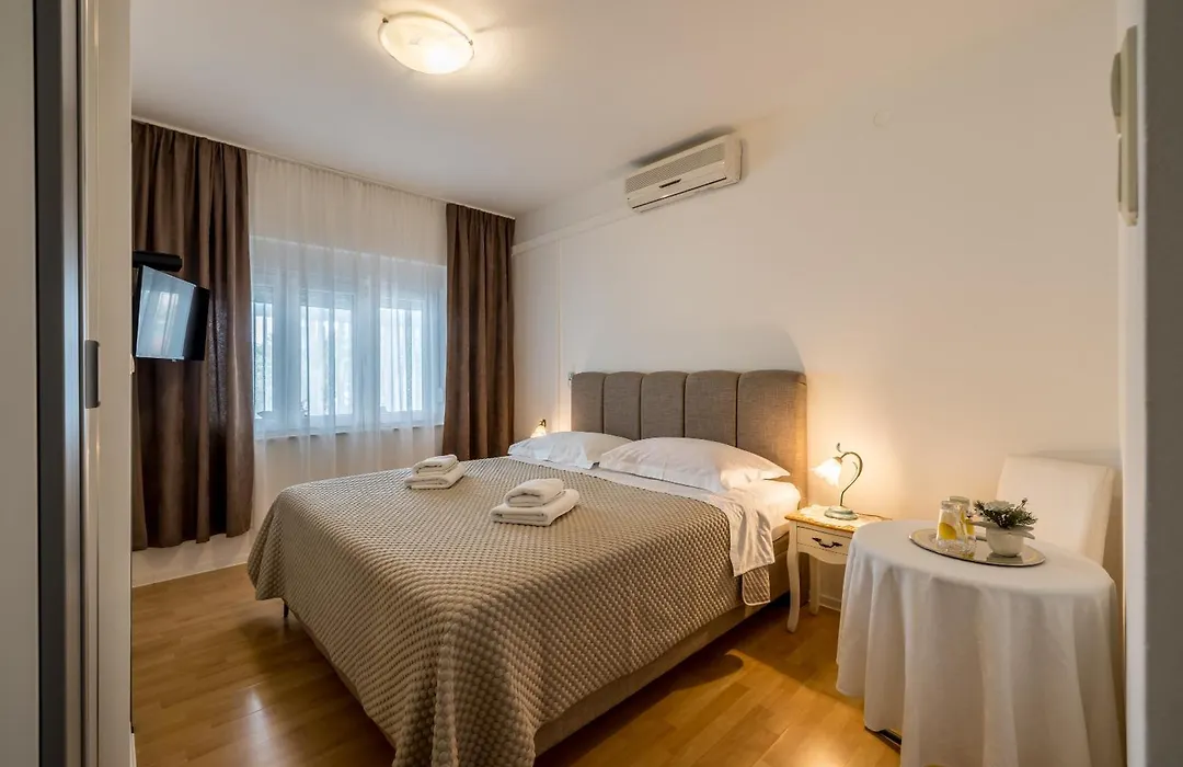 Guesthouse Rooms Split-1